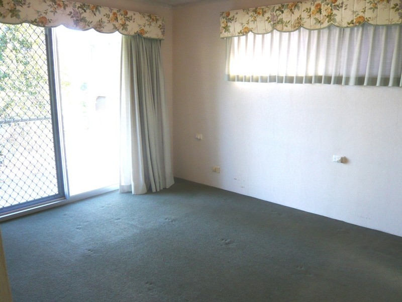 29 Hooker Boulevard, Broadbeach Waters QLD 4218