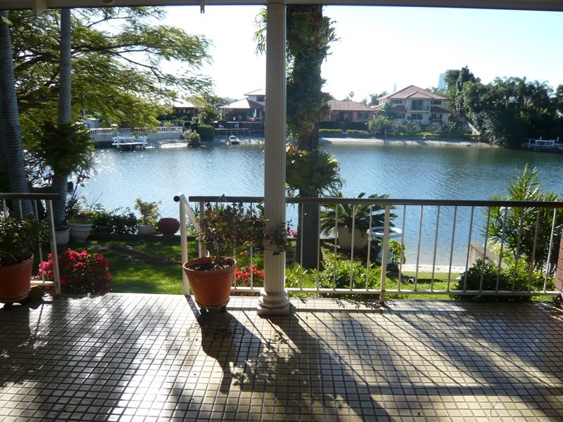 29 Hooker Boulevard, Broadbeach Waters QLD 4218