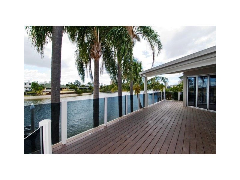 15 Crest View Key, Broadbeach Waters QLD 4218