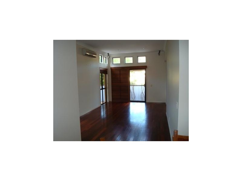 1/6 Burrabee Street, Burleigh Heads QLD 4220