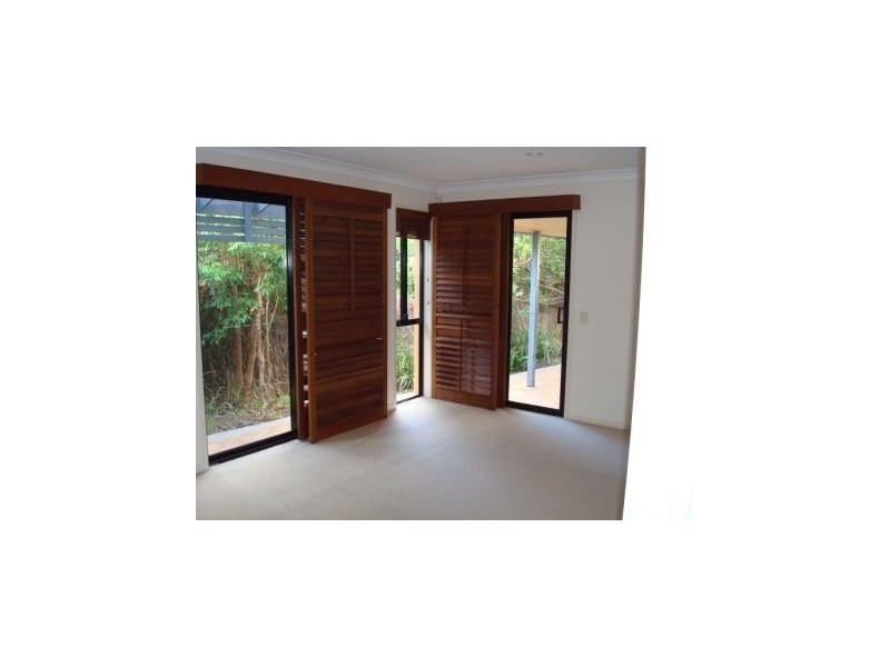 1/6 Burrabee Street, Burleigh Heads QLD 4220