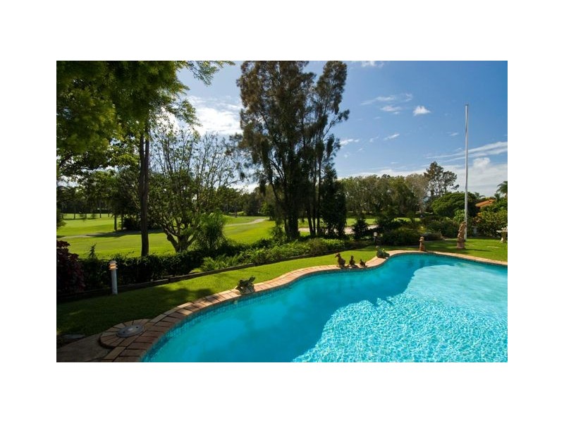 Clear Island Waters QLD 4226