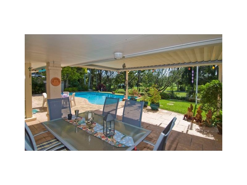 Clear Island Waters QLD 4226