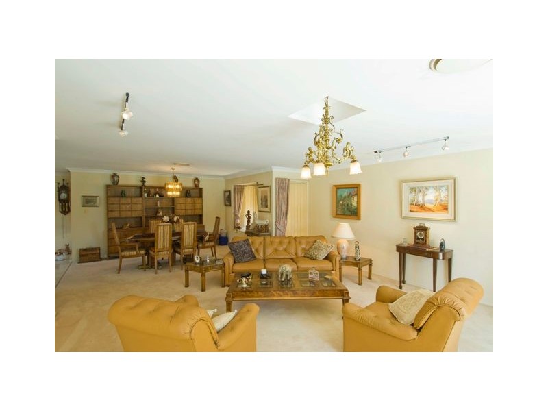 Clear Island Waters QLD 4226