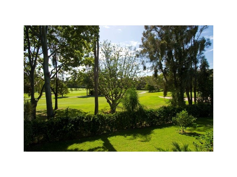 Clear Island Waters QLD 4226