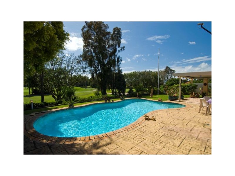 Clear Island Waters QLD 4226