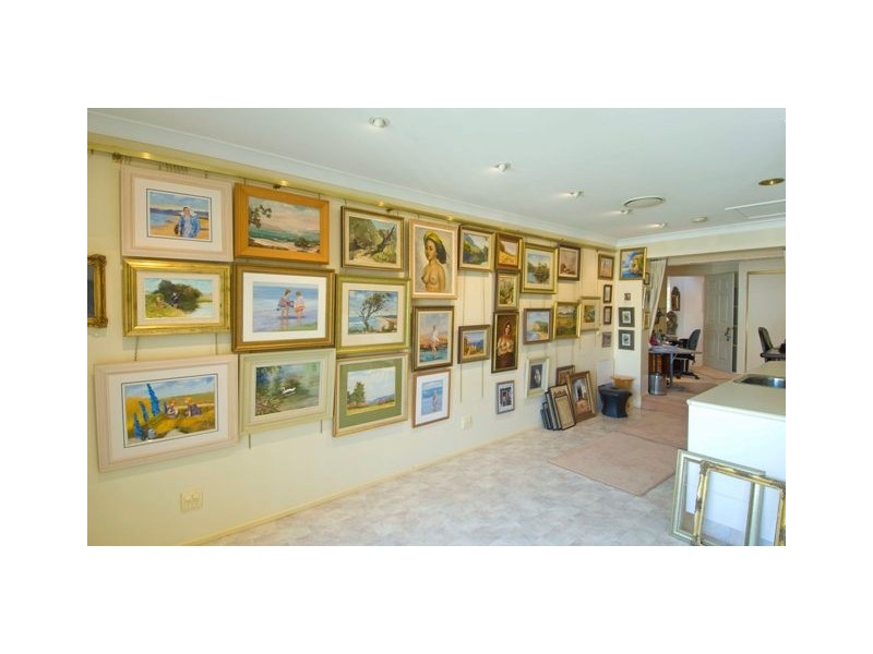 Clear Island Waters QLD 4226