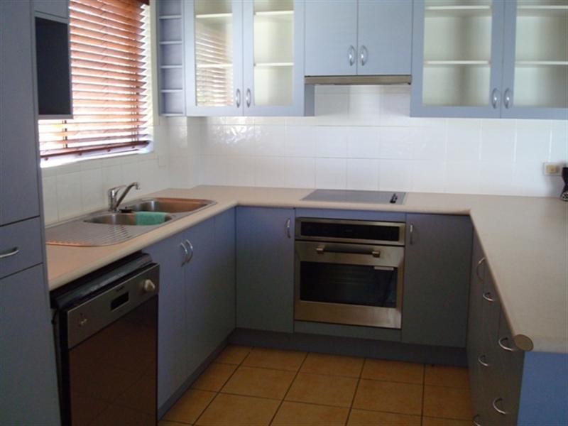 1/33 Chelsea Avenue, Broadbeach QLD 4218