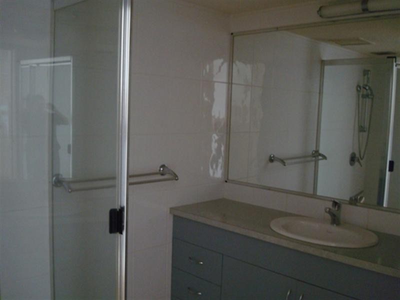 1/33 Chelsea Avenue, Broadbeach QLD 4218