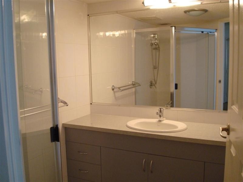 1/33 Chelsea Avenue, Broadbeach QLD 4218