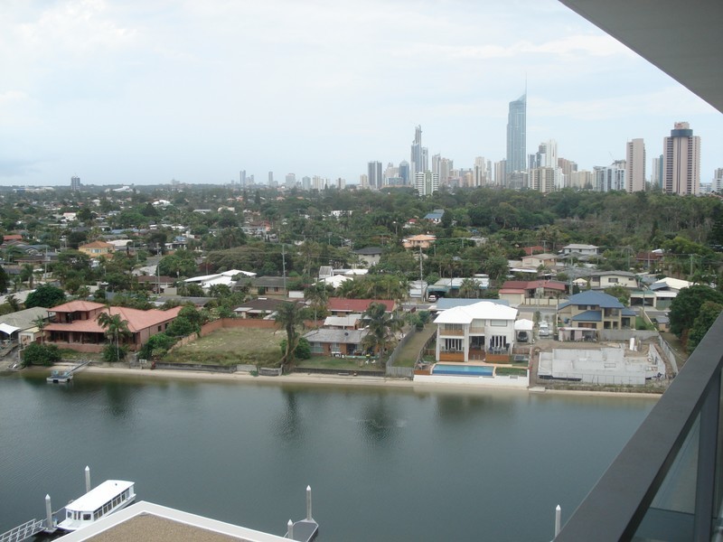 33 TE Peters Drive, Broadbeach QLD 4218