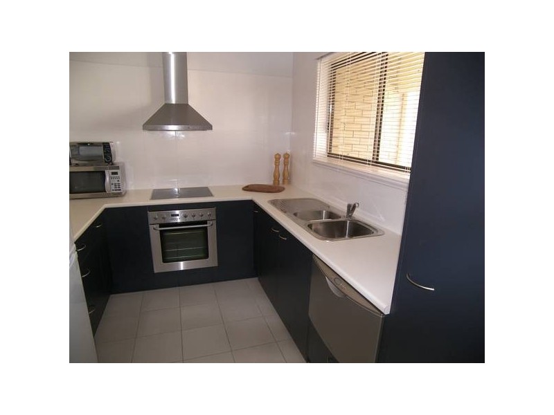 27 Crowther Street, West End QLD 4101