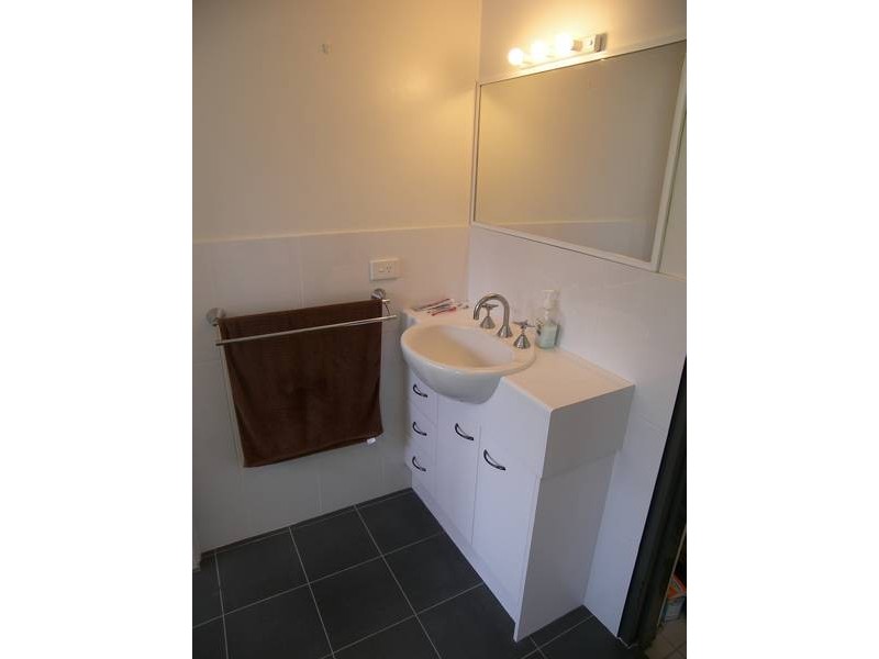 27 Crowther Street, West End QLD 4101