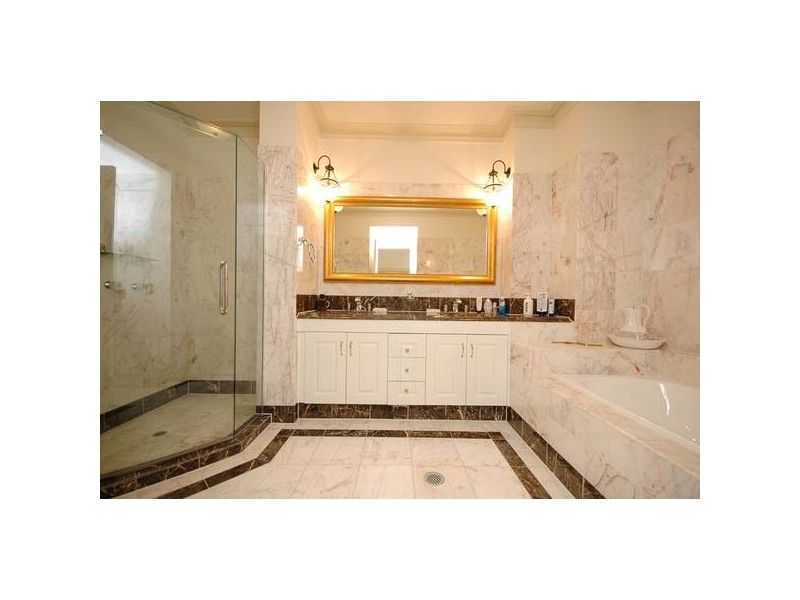 208 Adelaide Street, Brisbane QLD 4000