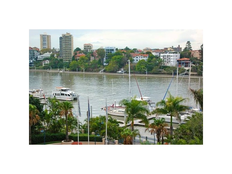 21/2 Goodwin Street, Kangaroo Point QLD 4169