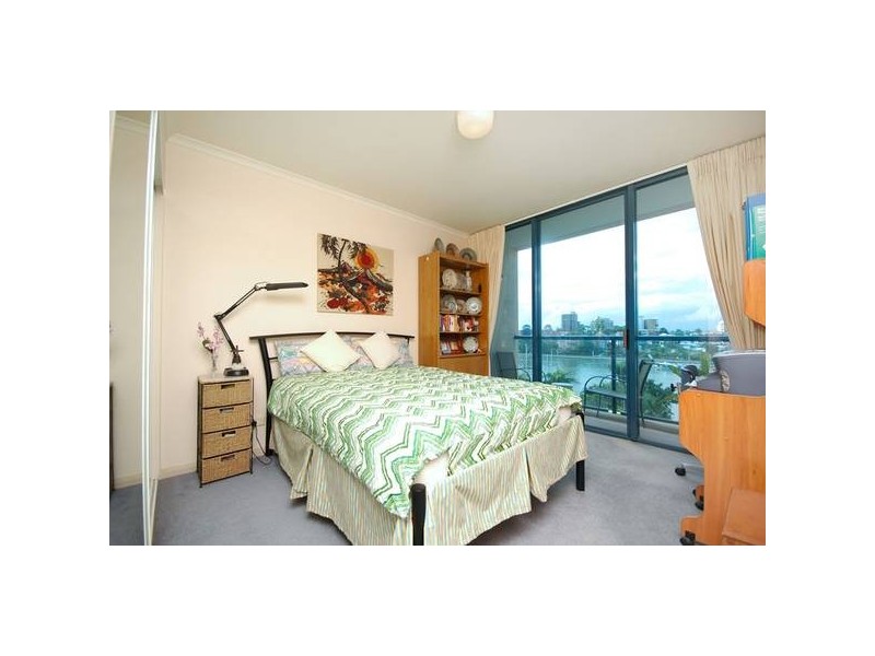 21/2 Goodwin Street, Kangaroo Point QLD 4169