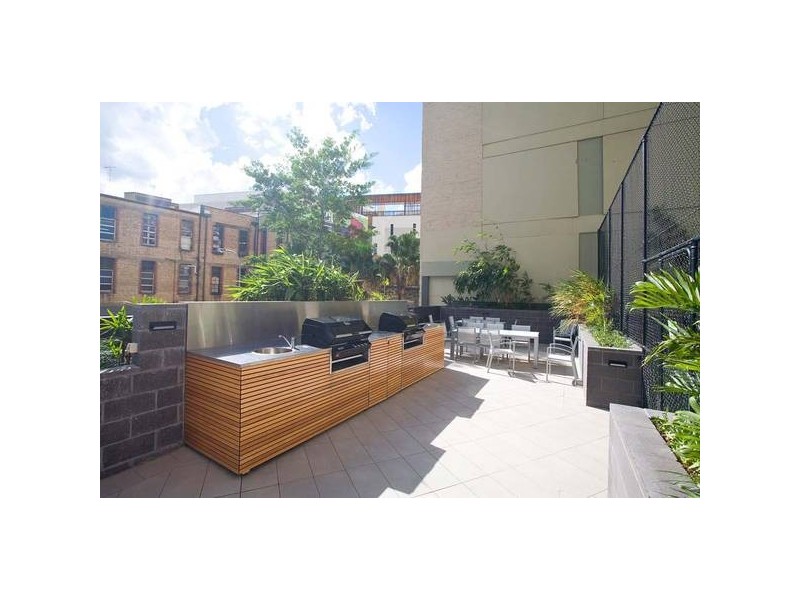 392/30 Macrossan Street, Brisbane QLD 4000