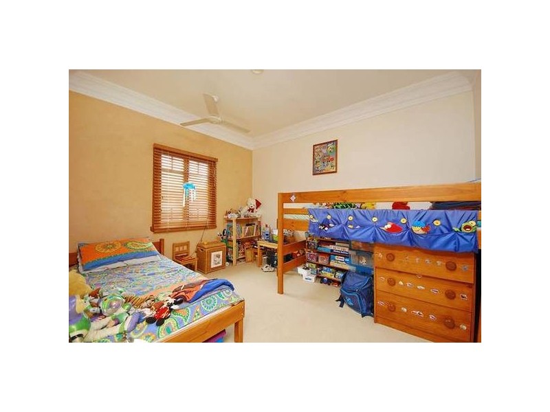 17 Kensington Avenue, Seven Hills QLD 4170