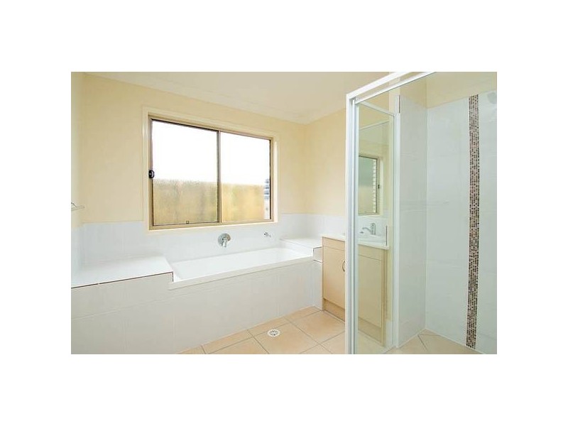 2 Isabella Street, Collingwood Park QLD 4301