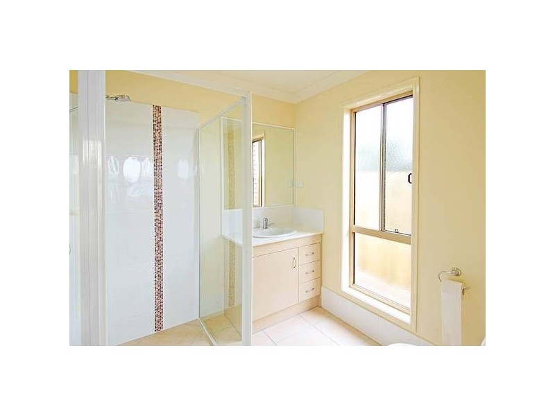 2 Isabella Street, Collingwood Park QLD 4301