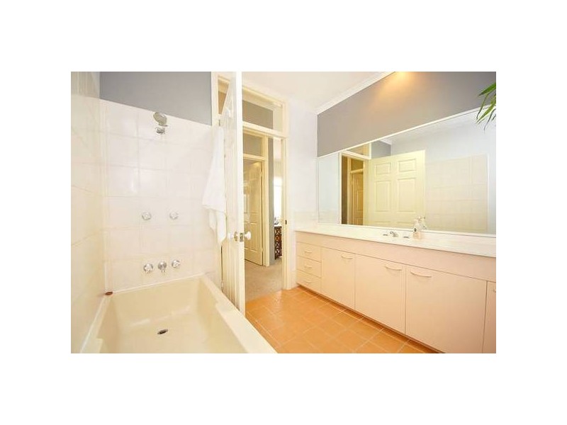 1/109 Gray Road, West End QLD 4101