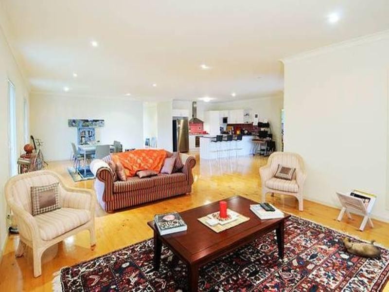 16 Joseph Avenue, Moggill QLD 4070