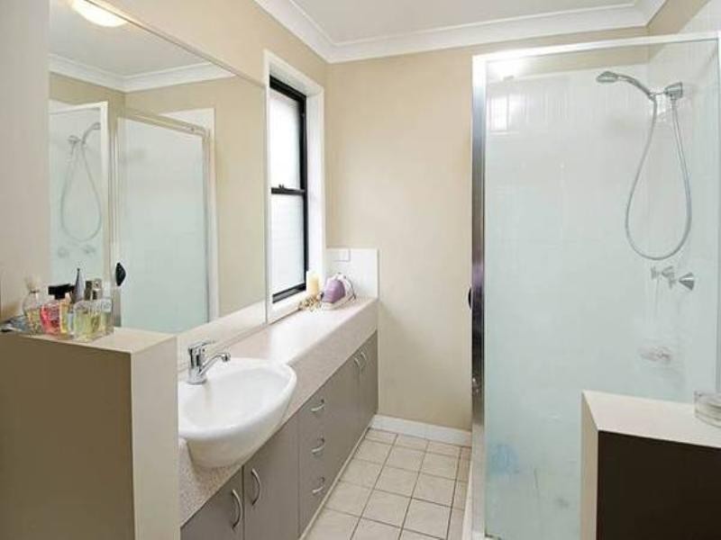 16 Kyecody Close, Moggill QLD 4070