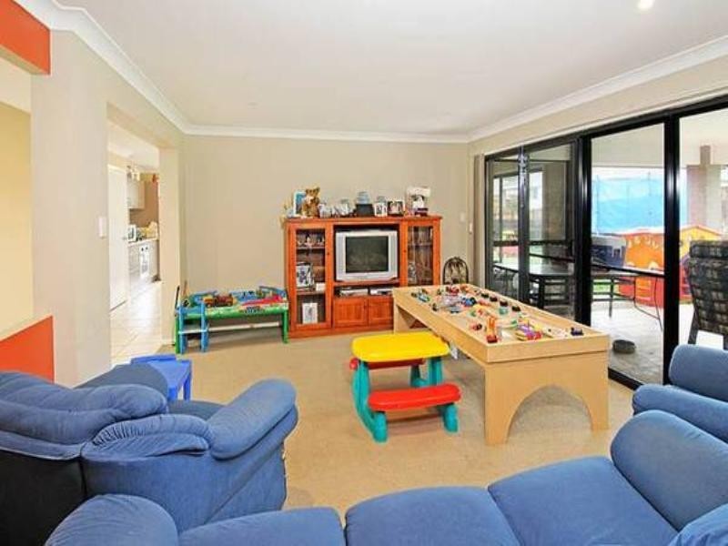 16 Kyecody Close, Moggill QLD 4070