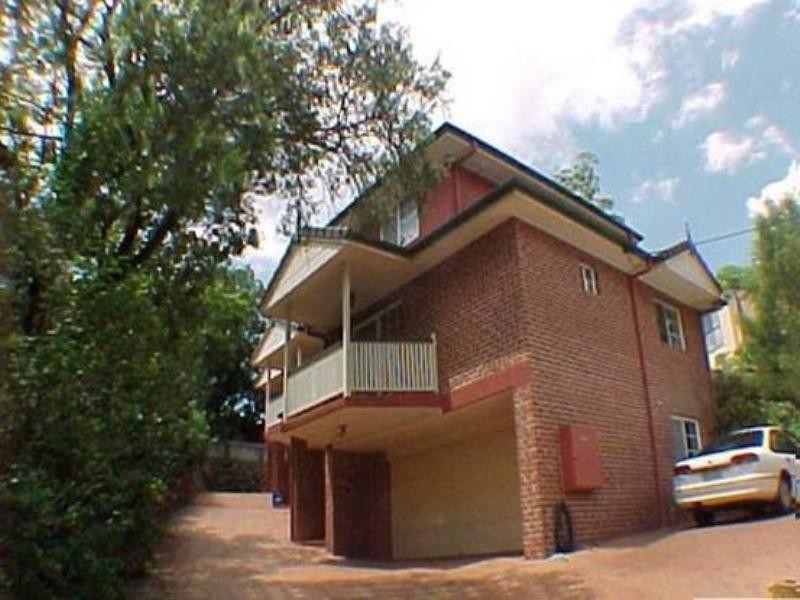 1/64 Armadale Street, St Lucia QLD 4067