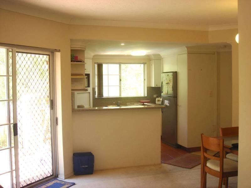 1/64 Armadale Street, St Lucia QLD 4067