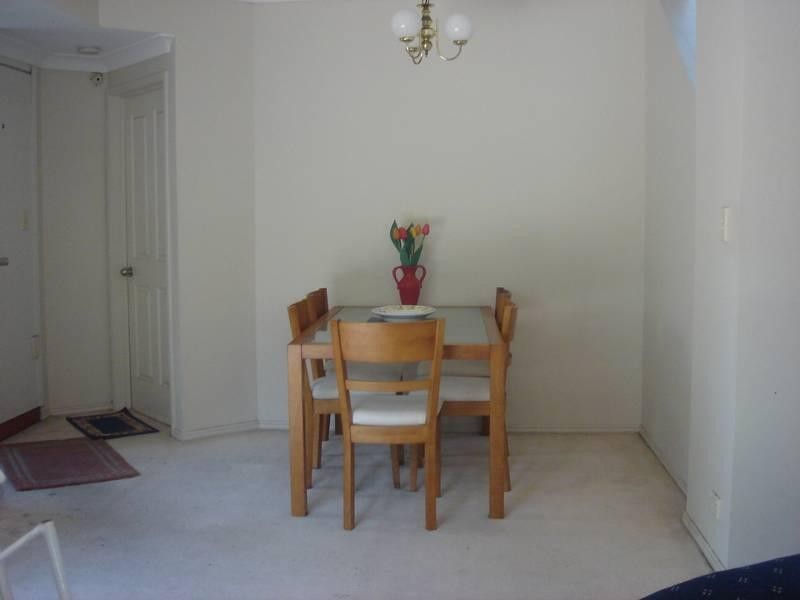 1/64 Armadale Street, St Lucia QLD 4067