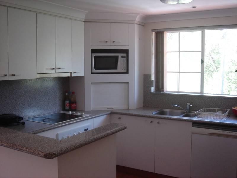 1/64 Armadale Street, St Lucia QLD 4067