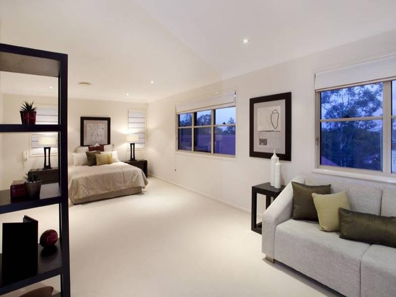 4 Orchard Terrace, St Lucia QLD 4067