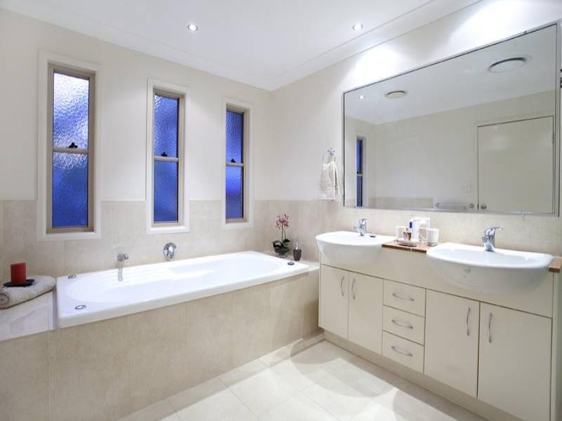 4 Orchard Terrace, St Lucia QLD 4067