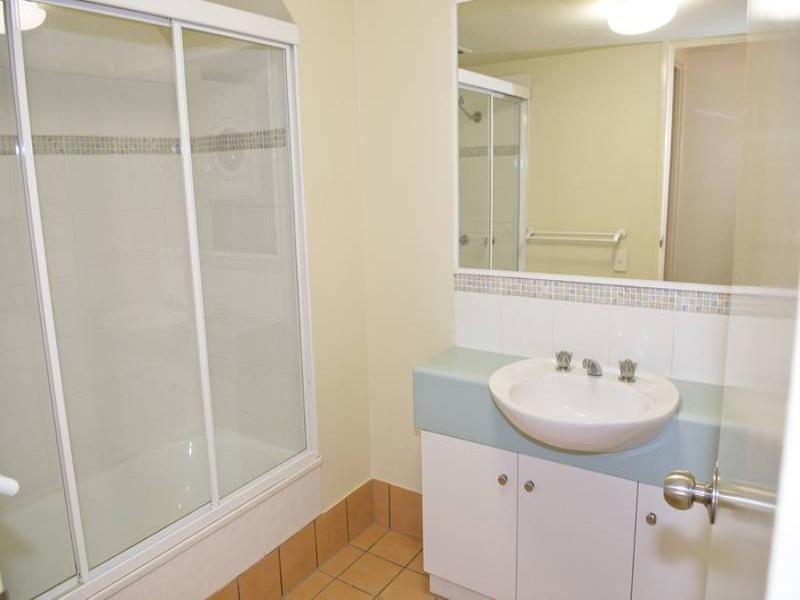 18/219 Wellington Road, Kangaroo Point QLD 4169