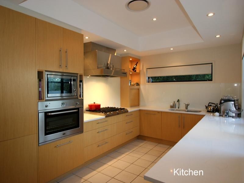 54 Seventh Avenue, St Lucia QLD 4067