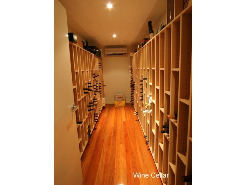 54 Seventh Avenue, St Lucia QLD 4067