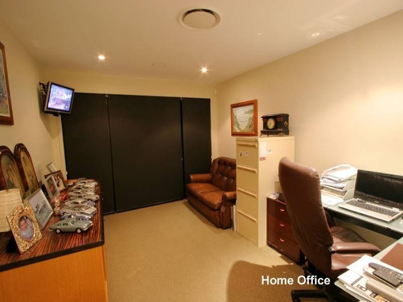 54 Seventh Avenue, St Lucia QLD 4067