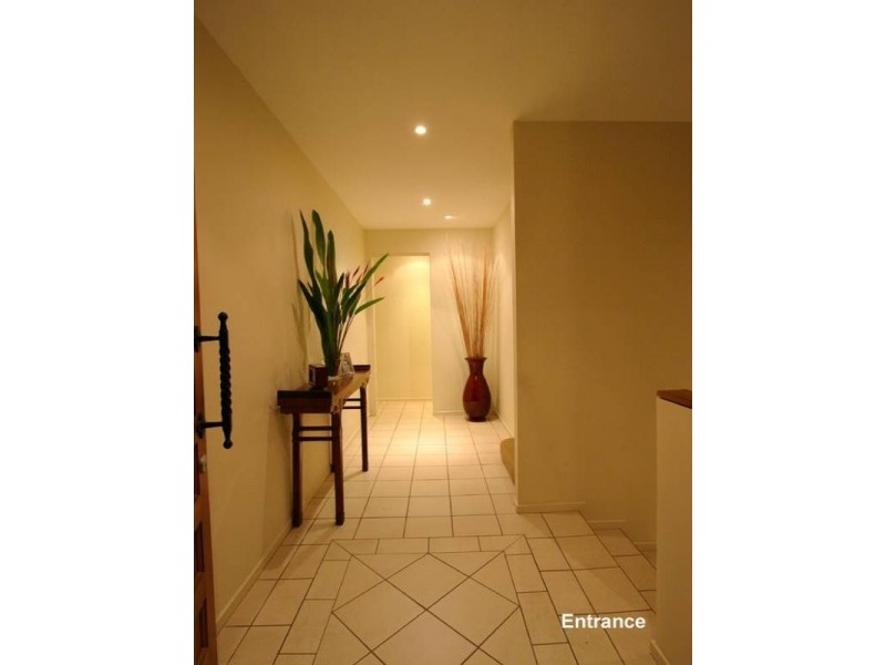 54 Seventh Avenue, St Lucia QLD 4067