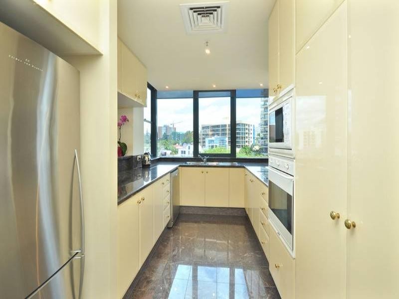 18/8 Goodwin Street, Kangaroo Point QLD 4169