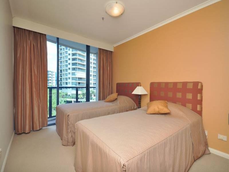 18/8 Goodwin Street, Kangaroo Point QLD 4169