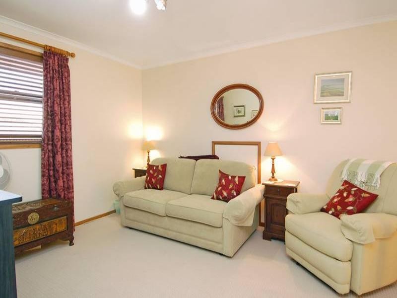 102 Arrabri Avenue, Mount Ommaney QLD 4074