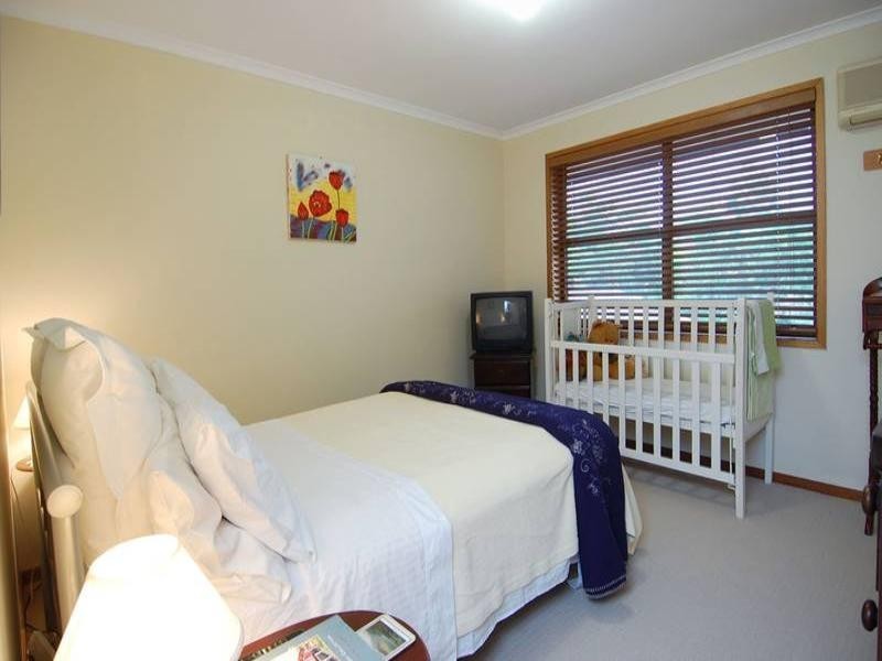 102 Arrabri Avenue, Mount Ommaney QLD 4074