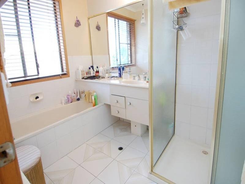 102 Arrabri Avenue, Mount Ommaney QLD 4074