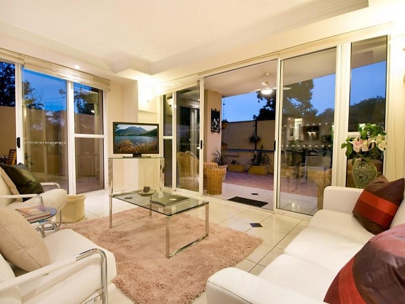 2/88 Oxlade Drive, New Farm QLD 4005