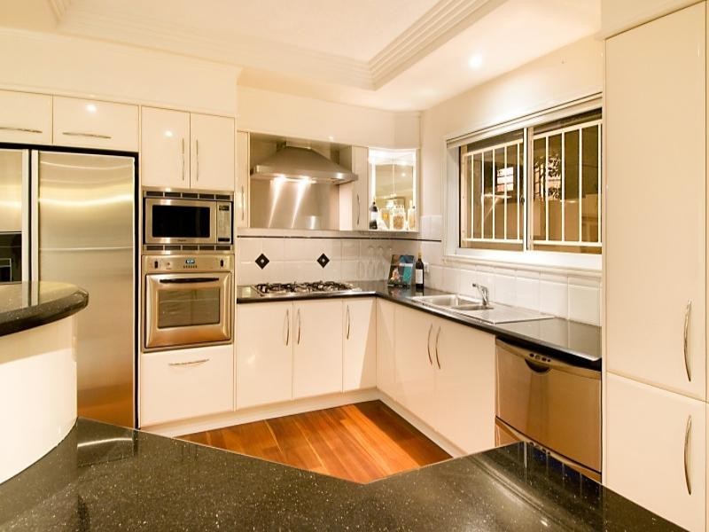 2/88 Oxlade Drive, New Farm QLD 4005