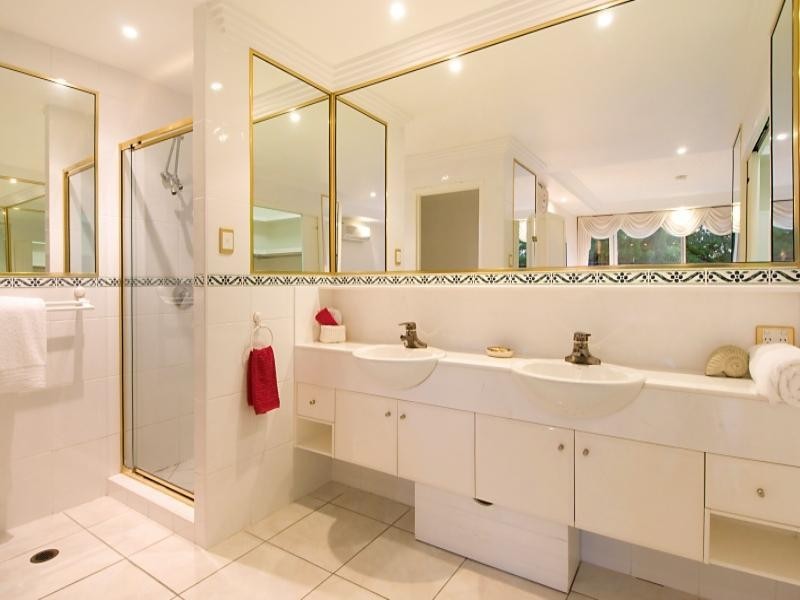 2/88 Oxlade Drive, New Farm QLD 4005