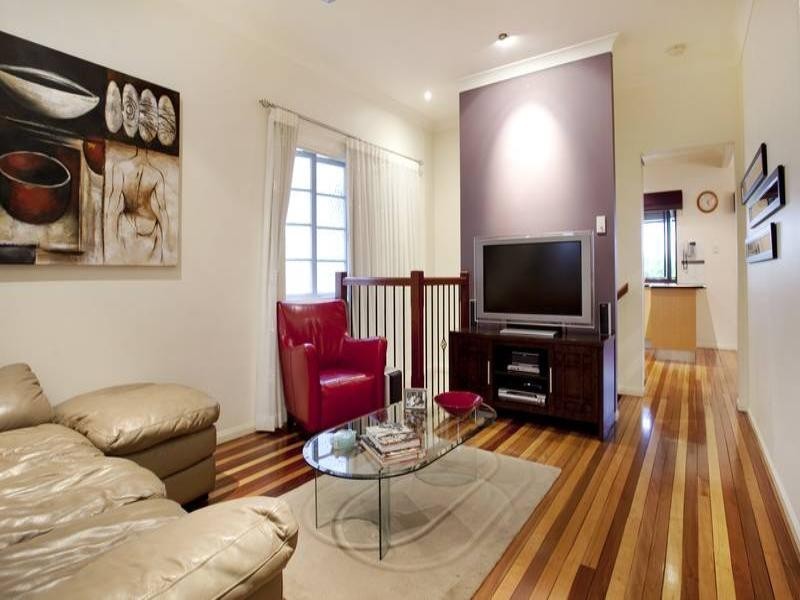 36 Ninth Avenue, Coorparoo QLD 4151