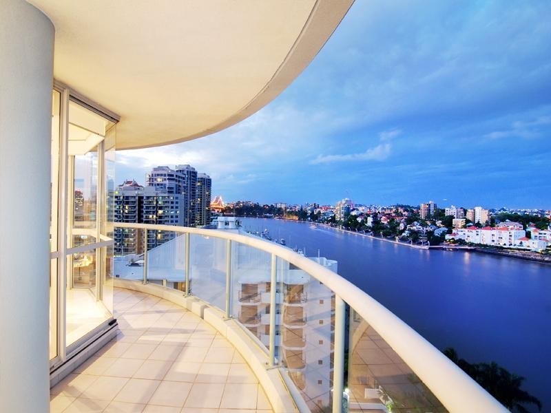 32/30 O’Connell Street, Kangaroo Point QLD 4169