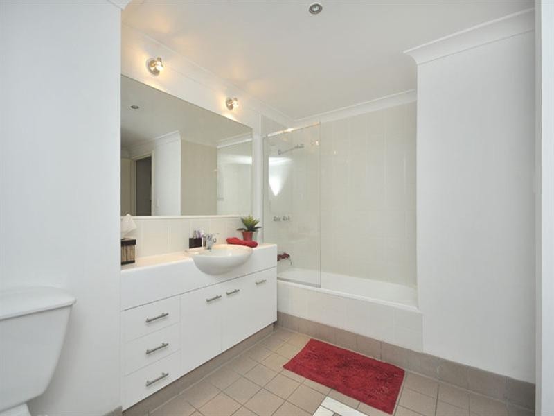 215/35 Prospect Street, Kangaroo Point QLD 4169